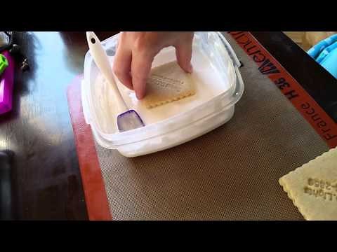 How to Dip Sugar Cookies
