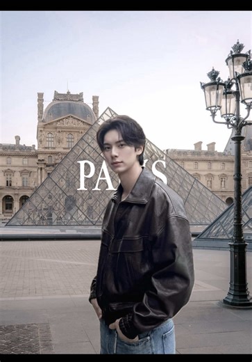 Explore Paris with Lee Chae Min. After his official schedule with Saint Laurent, he had some time to stroll around Paris for a visit. This is his first time in Paris! He visited the Louvre Museum, Eiffel Tower, stroll along the Seine River…. So nice to see that he had some time to explore Paris before flying off. Thanks to at_jenica for the lovely video. #leechaemin #bonappetityourmajesty #chaemintoyou