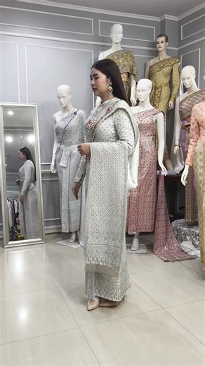 มาเลือกชุดไทยที่เข้ากับหุ่นรูปร่างเจ้าสาวกันค่ะ #princessbriderayong tel.0860129240 ,0830649388 | แต่งงานสตูดิโอ พรีเวดดิ้งบ่าวสาวระยอง