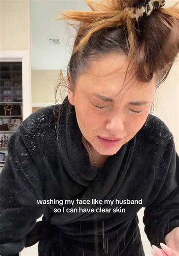 the towel is his ✨exfoliator ✨ ic @𝚁𝚘𝚛𝚢𝚎𝚕𝚒𝚣𝚊 ♛ | washing my face like my husband