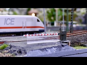 Level crossing H0 Viessmann on the model railway