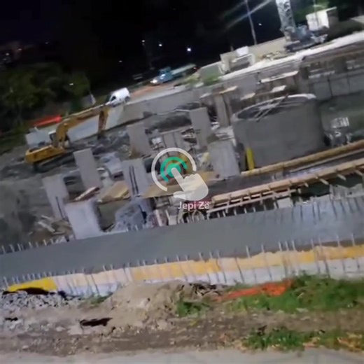 Nuk ka rëndësi nëse është ditë apo natë, shi, diell apo borë — kompania “Edi Company”, me pronar Jahir Dedia, është e vendosur që urën këmbësore ta përfundojë deri më 1 janar | Jepi zë