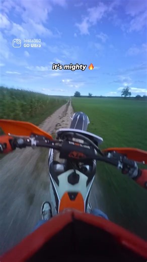 Insta360 Moto on Instagram: "It’s tiny… but mighty 🔥 Meet the Insta360 GO Ultra — the hands-free 4K cam with ultra-long battery life. Tag your riding buddy who needs this on the next ride 🤘 📷 @seaky with @insta360 @insta360de GO Ultra #insta360motorcycle #insta360 #Insta360GOUltra #bikelife #enduro"