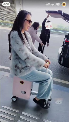 SE3S Rideable Smart Luggage | Airport Riding Demo ✈️🧳✨