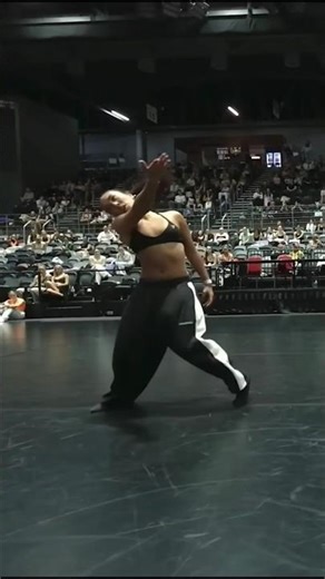 Introducing the "VitaWear SmartBand," a next-generation wearable gadget🎉