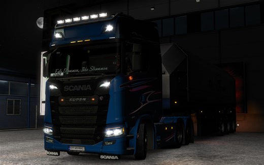 【欧洲卡车模拟2】#遇到封路不要害怕，微笑的面对它，解决封路的最好办法，就是冲过去！