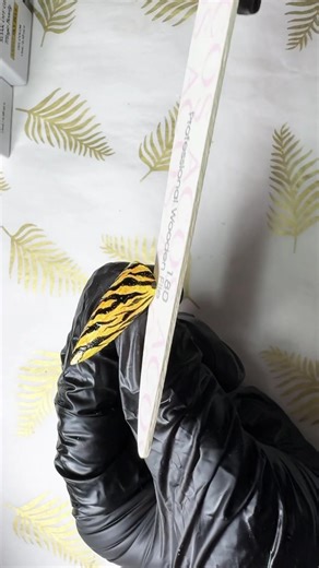 Zebra Print Nail Art Tutorial with Gypsum Gel