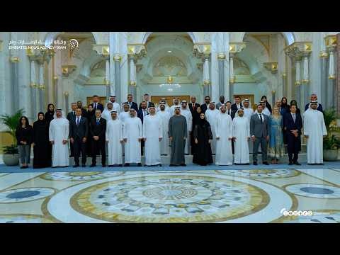 ذياب بن محمد بن زايد يلتقي عدداً من موظفي قطارات الاتحاد ويطَّلع على مشاريع الشركة وخططها المستقبلية