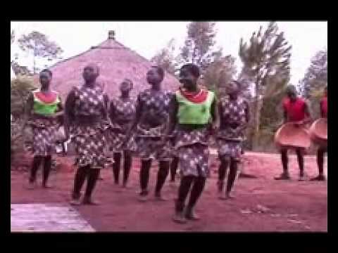 Luo Traditional Dancers (Susana's Wedding) - acholinetwork.com