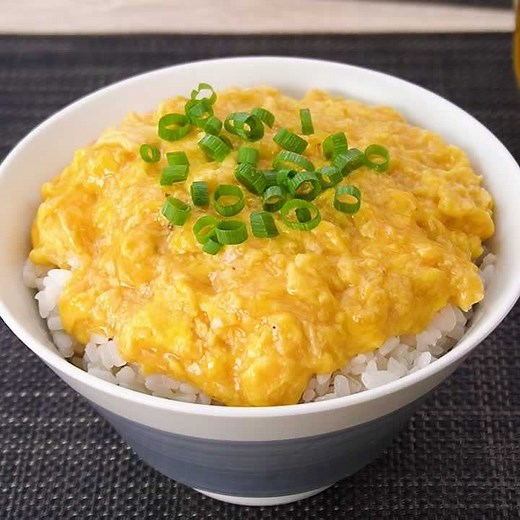 簡単おいしい！ 卵だけあんかけ丼のレシピ動画・作り方 | デリッシュキッチン