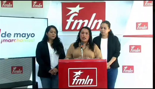🗣️ MARLENI FUNES DENUNCIA SUPUESTA VIOLENCIA, PERO ERROR DE PRONUNCIACIÓN LE ROBA EL PROTAGONISMOEn una reciente conferencia de prensa, la exdiputada del FMLN, Marleni Funes, se volvió tendencia tras un evidente error de pronunciación mientras denunciaba supuestos actos de violencia.Durante su intervención, Funes intentó referirse al uso de gases lacrimógenos contra un menor de edad, pero terminó llamándolos gases “lagrimóginos”. El video ya circula en redes sociales, generando una ola de comen