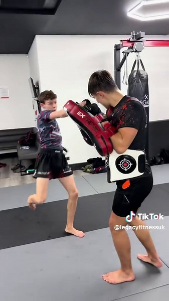 Thursday night MMA Striking session!👊🏻 Have you tried this session out yet? It’s a great way to learn new techniques, build on routine training and get more confident in yourself!🙌🏼 See you on the mat ⚒️ #legacy #fitness #mma #wakefield #gym