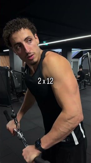Full arm day to fill out those sleeves for summer #armworkout