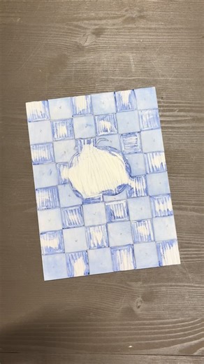 Lær at lave linoleumstryk med flere farver! Alle er velkommen, også jer, der aldrig har prøvet at lave linoleumstryk før🧑‍🎨🎨🖌️✨ En underviser vil guide jer igennem det og I kan tage jeres fine tryk med hjem Vi har følgende datoer i kalenderen: Torsdag d. 29. januar kl. 17–19 Torsdag d. 5. februar kl. 17–19 Tirsdag d. 10. februar kl. 17–19 Torsdag d. 19. februar kl. 17–19 Torsdag d. 5. marts kl. 17–19 Onsdag d. 25. marts kl. 17–19 Reserver plads via linket i vores bio🥰 | Creating Moments