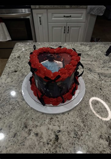 Chris brown Cake ❤️ - - #chrisbrown #itdepends #fyp #az #breezybowl