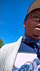 ! KWAMÉ AGE 73 TRIES TO RAP ! Why is it when a rapper is over 40 they always put their age next to their name when you read about them ? The #ageism in #HipHop is #real! I’m not telling my age AT ALL .. I’ll let y’all speak on it if you must … this is outta hand ! But still hit the bio link and PRE-SAVE #TheDifferentKids dropping 8/29 ! #Kwamé #Walk #Rant #Rapper #Music #⚫️⚪️⚫️⚪️ | KWAMÈ