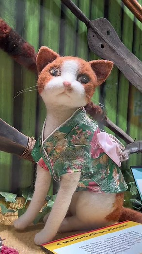 Kimono-Clad Cat: A Purrfect Blend of Culture