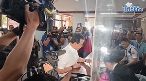 TRILLANES FILES PLUNDER COMPLAINT VS DUTERTE, GO Former Senator Antonio “Sonny” Trillanes IV on Tuesday, 21 October 2025, filed a plunder complaint before the Office of the Ombudsman against former President Rodrigo Duterte and Senator Christopher Lawrence “Bong” Go for allegedly abusing their public offices to channel nearly P7 billion worth of government infrastructure projects to CLTG Builders and Alfrego Builders. | Ralph Rirao #Trillanes #Duterte #BongGo #PlunderCase #Ombudsman #PhilippineP