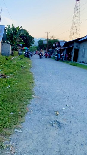 Pasar sore Toboli. Parigi utara. | Joe Parigi
