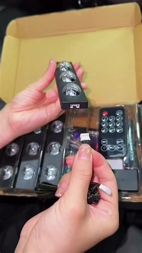 ‎گجت ترند | دکوری | سرگرمی‎ on Instagram‎: "🔥تحقیقات نشون داده دیدن نور کهکشانی باعث افزایش اعتماد به نفس، کاهش استرس و افزایش جذابیت راننده می‌شه 😎 البته تحقیقات توسط خودمون انجام شده!😅 ولتاژ: 127 - طول هر ال‌ای‌دی 12 سانتی‌متر - قابل نصب در زیر داشبورد و زیر صندلی‌های جلو -دارای سنسور صدا که با شنیدن صدای پخش خودرو باعث ایجاد افکت میشود - دارای فندکی جهت اتصال برق خودرو به محصول - دارای ریموت کنترل جهت تغییر رنگهای LED RGB و تغیر افکت‌ها - ضد آب - امکان کم و زیاد کردن نور جهت ثبت سفارش کلمه