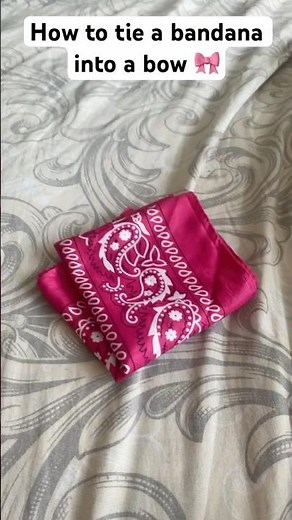 How to tie a bandana into a bow🎀 #bandana #bow