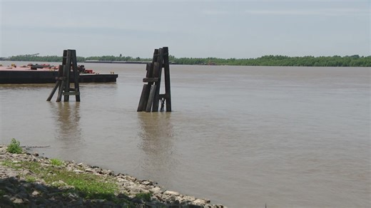 Construction begins on Mississippi River underwater sill as saltwater wedge begins to creep upriver