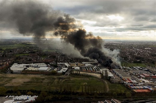 Major incident stood down at London warehouse fire