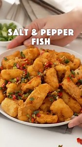 Crispy fried fish recipe you'll love! Ingredients 400 gram Fish fillets About 0.9 lbs, Cod, haddock, basa, or choice of white fish fillets. ½ tsp Salt Fine salt ½ tsp White pepper or black pepper 1 tsp Garlic powder or garlic granules 1 Egg Whisked Oil for frying Sunflower, canola, peanut, or vegetable oil 2 Chilli peppers Mild or hot chilli peppers, cut tiny squares 2-3 cloves minced garlic 2-3 Spring onion Cut thin slices 1 tsp Crushed chillies Dried chilli flakes Flour coating mix 8 tbsp Plai