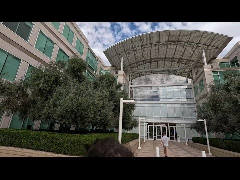 Стартуем у Штаб Квартиры Apple чтобы купить iphone. Постылой рожи блогера в этом видео нет.