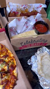 @beggarspizza 🍕🍕has always been one of my favorites & I’m so happy to share this amazing deal for you guys! This week on Eatscation you can buy TWO pizzas for the PRICE OF ONE, only on #ubereats! 😮🔥If that’s not a deal I don’t know what is. For all of my Chicago Fam, what is your favorite kind of pizza to get from Beggars? Terms Apply. See Uber Eats App for details. | Bri’s Heat