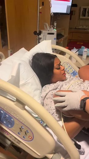 Courage of a mother #maiafotografiasdeparto #partonormal #partohumanizado #enfermagemobstetrica #fotografiadeparto #birthphotography #birthphotographer #parati #paravoce #foryou #maiafotografiasdeparto #partonormal #partohumanizado #enfermagemobstetrica #fotografiadeparto #birthphotography #birthphotographer #parati #paravoce #toryou #bebesurpresa #parati #partohumanizado #partodomiciliar #partodomiciliarplanejado #homebirth #birthisbeautiful #birthphotographyaustralia #adelaidebirthphotography