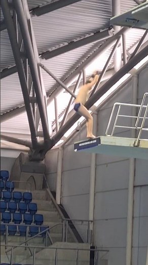 A couple of weeks ago I was scared to jump off pool side... diving training #platformdiving