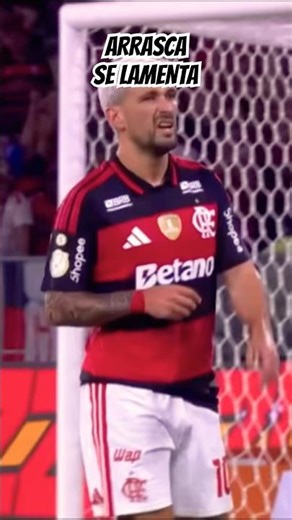 Arrascaeta almost scored a fantastic goal.