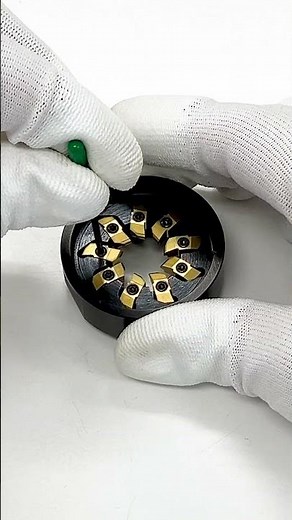 How to cut medical screws efficiently with Thread Whirling #shorts