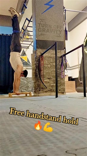 Free handstand hold 💪🔥 #fitness #calisthenics CrossFit&Calisthenics Thunder #gym #gymnastics #skills #sports #handstand #training #workoutmotivation #fitnessmotivation | CrossFit&Calisthenics Thunder