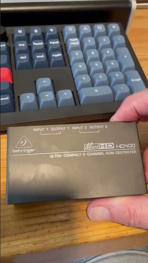 Behringer HD400 Hum Destroyer