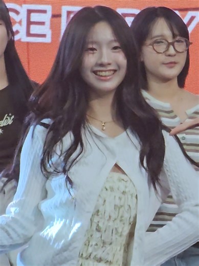 Mirai to wa? - Niya [FanCam] Masaka no Confession Busking and Random Play Dance Party at Paradise Park #NiyaBNK48 #BNK48 #masakanoconfessionth_busking