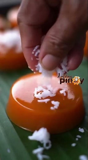 Lola Cooking Kutsinta | Traditional Filipino Steamed Rice Cake #filipinofood #lutongpinoy