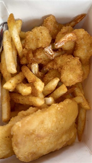 Fresh, crispy, and ready when you are 🐟 #AWRestaurants #SeafoodFeast