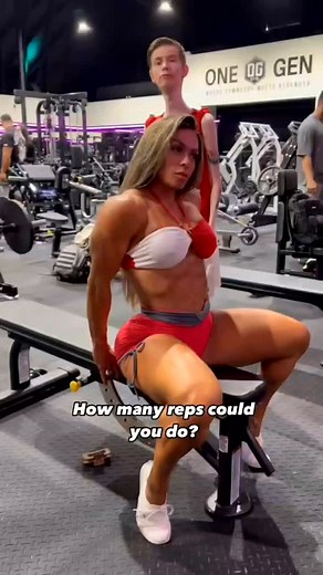 fafa_musclemommy41 on Instagram: "❤❤ @fafafitness11 . . #musclemommy is #girlswholift #brazilian #fitness #workout #gym #muscle #femalemuscle #fafafitness11 #instagood"