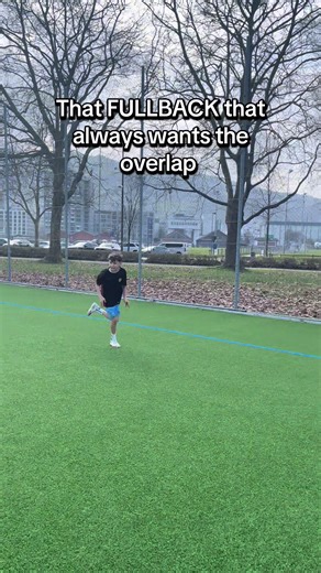 The Overlapping Fullback: Roberto Carlos in Action