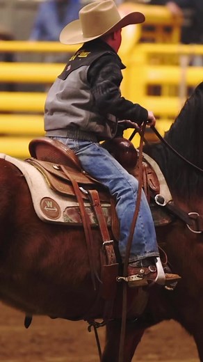 Bailey Pro Rodeo presents… a beautiful baby bucker! 🔥🤘 North Dakota Winter Show #rodeo #babybucker #buckinghorse | Hanging Horses