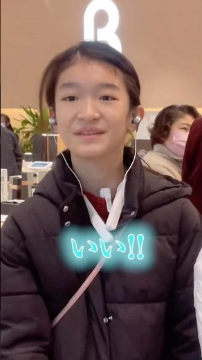 [A girl with severe hearing loss and deafness was able to hear using bone conduction earphones......