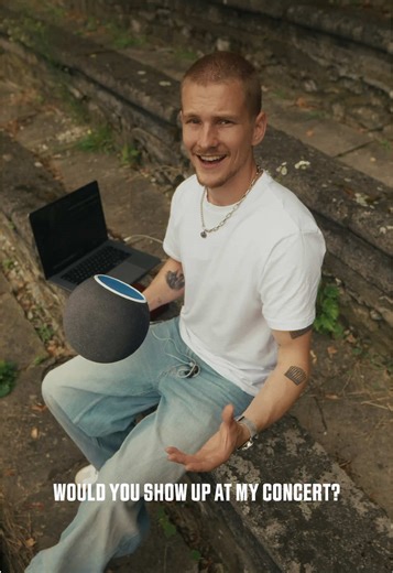 I took my home studio equipment and performed my song „48 Hours” outdoor. Pretty cool experience 👀 Music and edit by me 🎤🎥 Video recorded by @akochanowska_ 🫶🏼 #musician #independentartist #liveperformance #liveshow #live