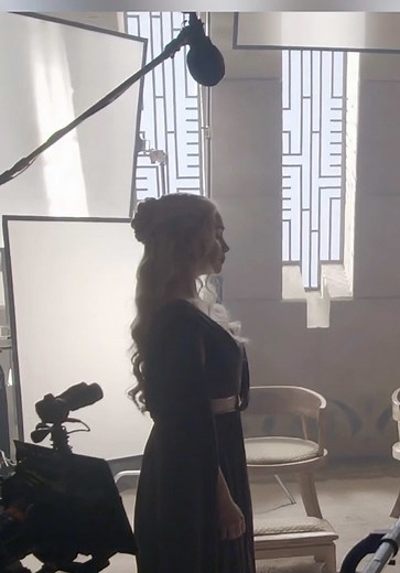 Emilia Clarke's Daenerys: Leaving Daario Behind