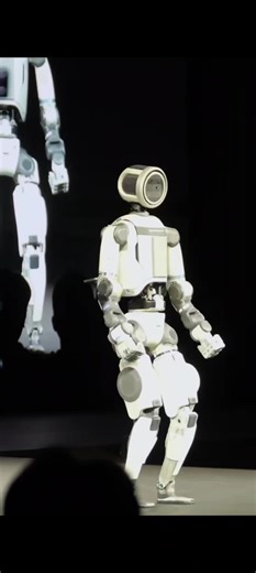 Boston Dynamics Atlas Steals the Show at CES 2026 Watch the Atlas robot move with unbelievable agility and precision — like something straight out of the future. From dynamic balance to fluid motion, this is what tomorrow looks like. Video Credit: Cybernews #BostonDynamics #AtlasRobot #CES2026 #Robotics #FutureTech