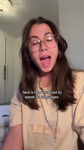 imagining that you are in a foreign country is an amazing trick, using capwords daily has been helping learning while having fun and taking pictures, and practicing daily just helps your brain staying consistent with the language #language #tips #multiplelanguages #capwords #fyp