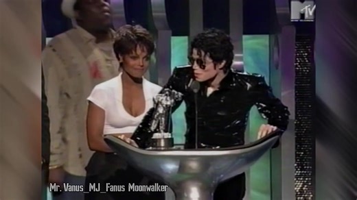 【迈克尔杰克逊】Michael Jackson (and Janet) -VMA - Award Performance - Sep. 7, 1995