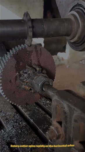 How a Horizontal Milling Machine Cuts Precise Helical Gears Using an Indexing Setup