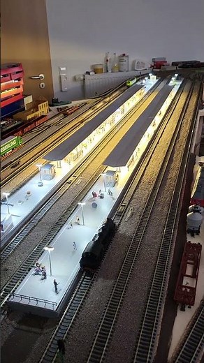 Meine Bahnsteigbeleuchtung funktioniert endlich komplett! #modelleisenbahn #h0scale #modellbahn